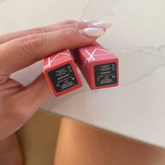 NARS POWDERMATTE LONG-LASTING LIPSTICK - Picture 5 of 5